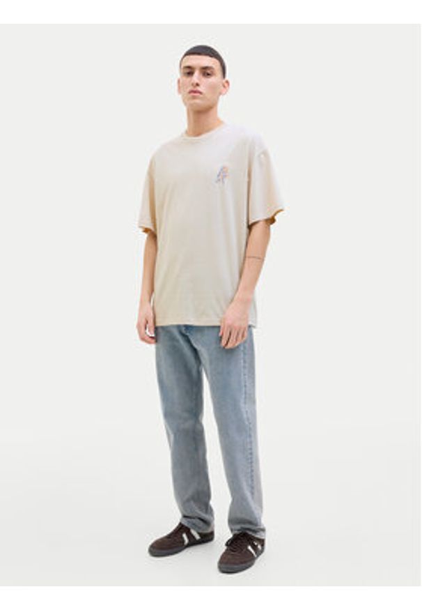 Jack & Jones - Jack&Jones T-Shirt Charge 12269384 Beżowy Relaxed Fit. Kolor: beżowy. Materiał: bawełna