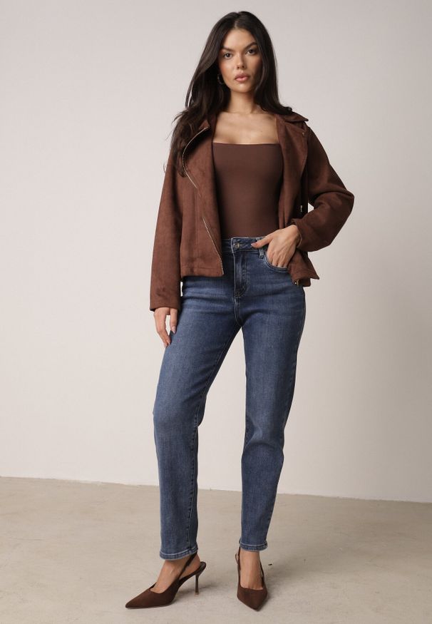 Born2be - Niebieskie Jeansy z Bawełną o Kroju Mom Fit Lendrea. Okazja: na co dzień. Stan: podwyższony. Kolor: niebieski. Styl: casual, klasyczny