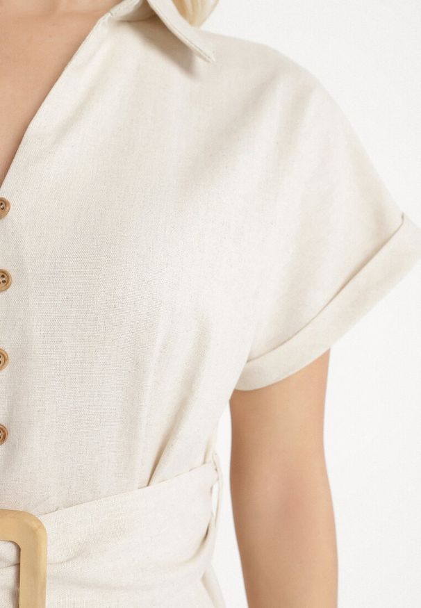 Born2be - Jasnobeżowa Bawełniana Sukienka Koszulowa na Krótki Rękaw z Dodatkowym Paskiem Callira. Okazja: na co dzień, na spacer. Kolor: beżowy. Materiał: bawełna. Długość rękawa: krótki rękaw. Typ sukienki: koszulowe. Styl: casual, elegancki