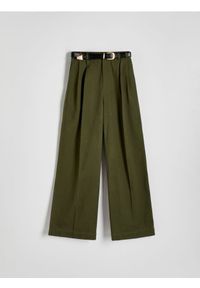 Reserved - Spodnie z szerokimi nogawkami - zielony. Kolor: zielony. Materiał: bawełna, tkanina, wiskoza. Wzór: gładki #1