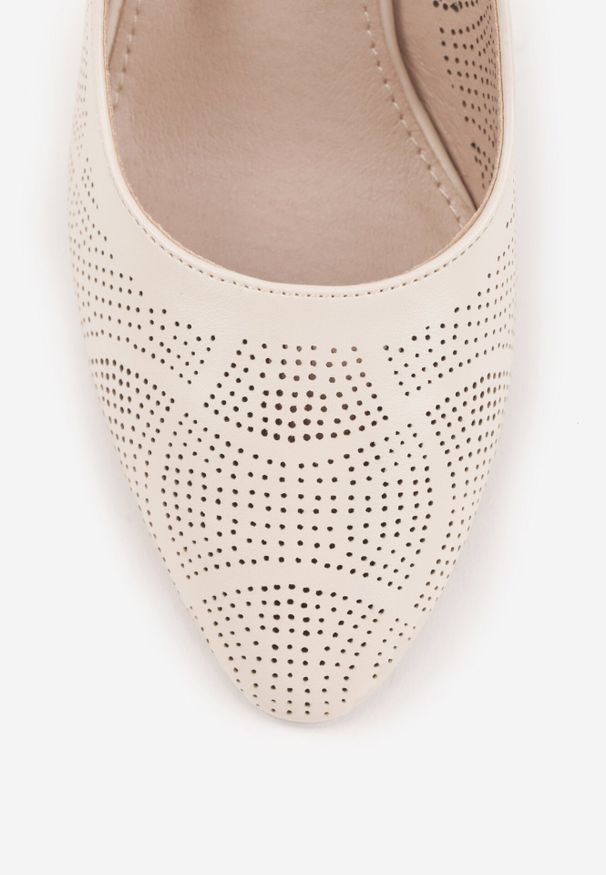 Born2be - Beżowe Sandały Ażurowe na Obcasie z Metaliczną Wstawką i Skórzaną Wkładką Milindaia. Okazja: na co dzień, na imprezę. Kolor: beżowy. Materiał: skóra. Wzór: ażurowy. Sezon: lato. Obcas: na obcasie. Styl: elegancki, klasyczny, casual. Wysokość obcasa: średni