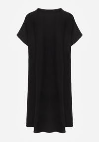 Renee - Czarna Wiskozowa Sukienka Pudełkowa z Dekoltem w Serek Noludig. Typ kołnierza: dekolt w serek. Kolekcja: plus size. Kolor: czarny. Materiał: wiskoza. Typ sukienki: dla puszystych #5