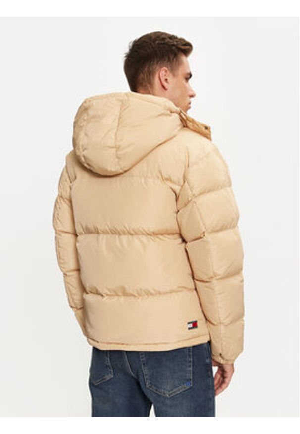 Tommy Jeans Kurtka puchowa Alaska DM0DM19537 Beżowy Loose Fit. Kolor: beżowy. Materiał: syntetyk