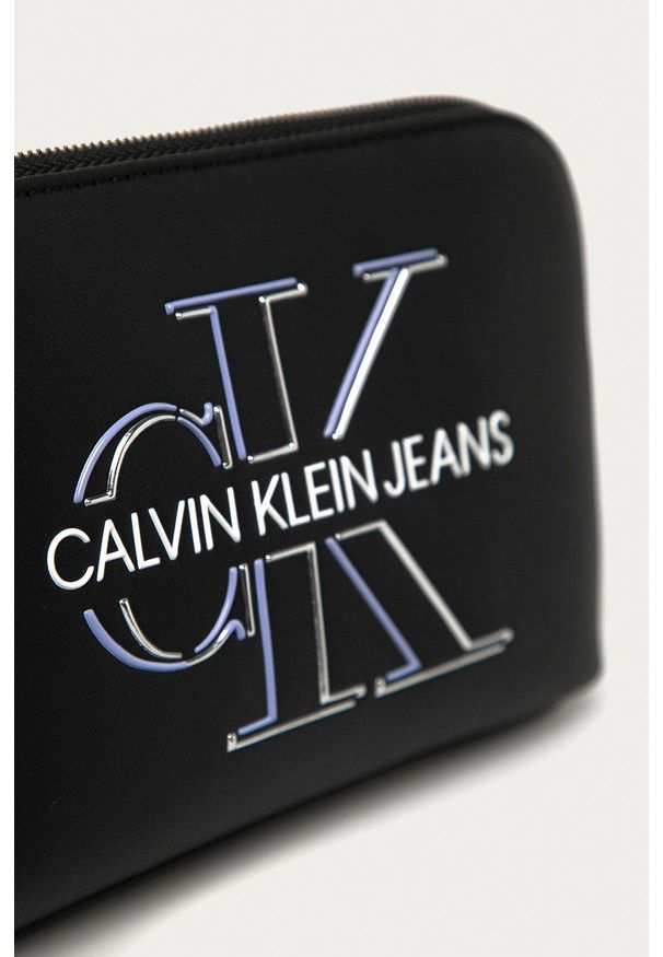 Calvin Klein Jeans - Kosmetyczka. Kolor: czarny