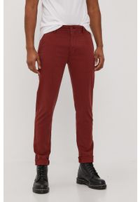 Levi's® - Levi's - Spodnie. Okazja: na spotkanie biznesowe. Kolor: czerwony. Materiał: tkanina, bawełna. Wzór: gładki. Styl: biznesowy #1