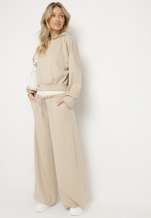 Born2be - Beżowy Komplet Dresowy z Wiskozą Bluza z Kapturem i Szerokie Spodnie Liseriela. Kolor: beżowy. Materiał: wiskoza, dresówka