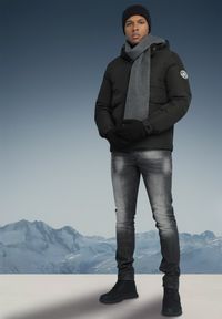 Born2be - Czarna Kurtka Zimowa z Kapturem na Suwak Emilindra. Okazja: na co dzień. Typ kołnierza: kaptur. Kolekcja: plus size. Kolor: czarny. Długość: długie. Materiał: jeans. Długość rękawa: długi rękaw. Sezon: zima. Styl: klasyczny, casual, elegancki #6