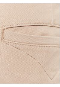 Wrangler Chinosy 112371101 Beżowy Regular Fit. Kolor: beżowy. Materiał: bawełna