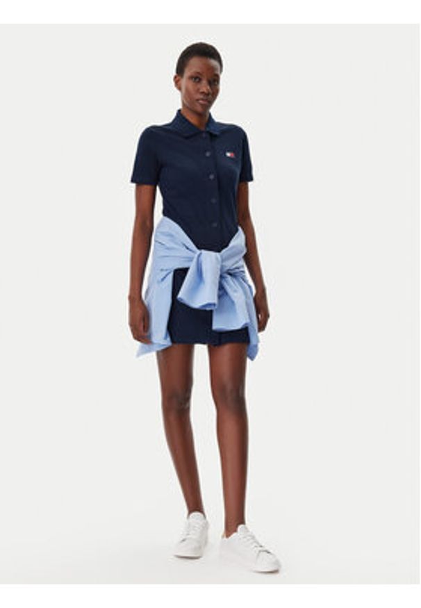 Tommy Jeans Sukienka codzienna Badge DW0DW20302 Granatowy Regular Fit. Okazja: na co dzień. Kolor: niebieski. Materiał: bawełna. Typ sukienki: proste. Styl: casual