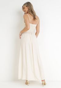 Born2be - Beżowa Sukienka z Wiskozy Amanita. Okazja: na co dzień. Kolor: beżowy. Wzór: kolorowy, jednolity. Typ sukienki: kopertowe. Materiał: wiskoza. Długość rękawa: na ramiączkach. Sezon: lato. Styl: casual. Długość: maxi #3