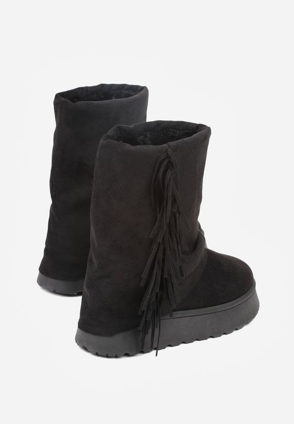 Renee - Czarne Botki Śniegowce z Wywiniętą Cholewką Zdobioną Frędzlami Sewela. Okazja: na co dzień. Kolor: czarny. Materiał: zamsz, jeans. Szerokość cholewki: normalna. Wzór: aplikacja. Styl: casual