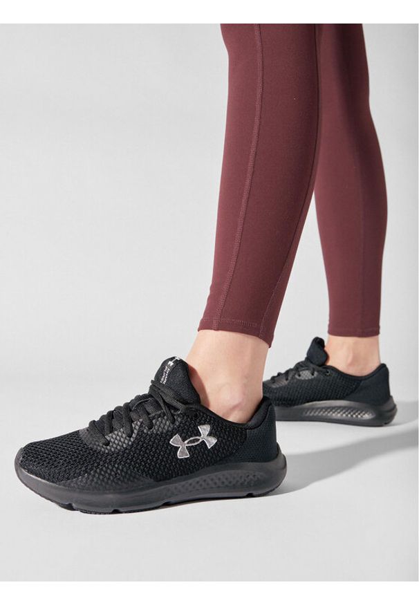 Under Armour Buty do biegania Ua W Charged Pursuit 3 3024889-003 Czarny. Kolor: czarny. Materiał: materiał