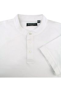 Męski T-Shirt na Stójce - Brave Soul - Biały. Okazja: na co dzień. Typ kołnierza: kołnierzyk stójkowy. Kolor: biały. Materiał: bawełna. Sezon: lato, wiosna. Styl: casual #3