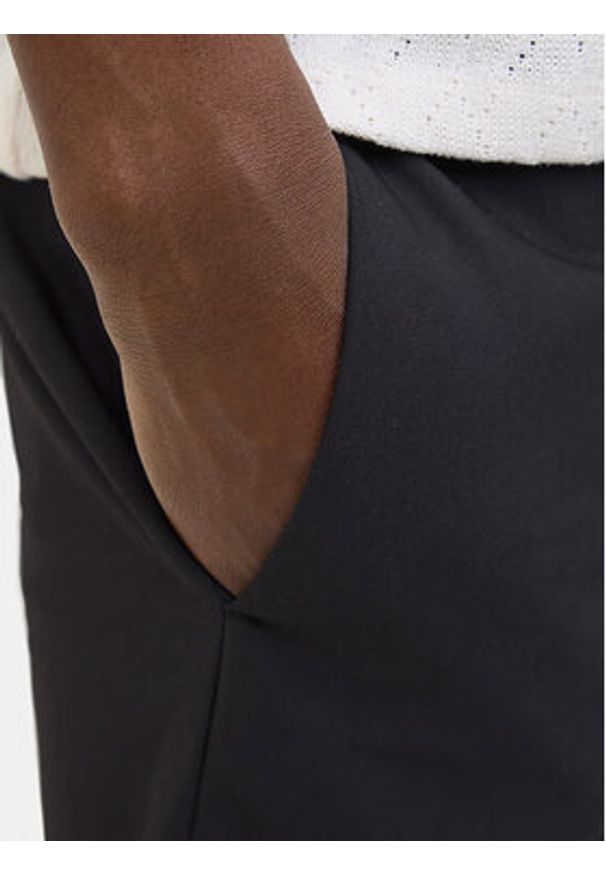 Jack & Jones - Jack&Jones Szorty materiałowe Stace 12271357 Czarny Relaxed Fit. Kolor: czarny. Materiał: syntetyk