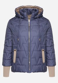 Born2be - Niebieska Pikowana Kurtka o Prostym Kroju z Kapturem Tulorisa. Okazja: na co dzień, na spacer. Typ kołnierza: kaptur. Kolekcja: plus size. Kolor: niebieski. Materiał: jeans. Wzór: aplikacja. Styl: klasyczny, casual, elegancki #5