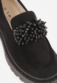 Born2be - Czarne Mokasyny z Biżuteryjnymi Koralikami Ellsara. Okazja: na co dzień. Nosek buta: okrągły. Kolor: czarny. Szerokość cholewki: normalna. Obcas: na obcasie. Styl: casual, elegancki. Wysokość obcasa: niski #3