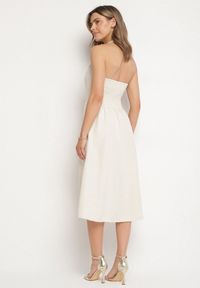 Born2be - Biała Sukienka na Szyję z Ozdobnymi Guzikami Folorea. Kolor: biały #6