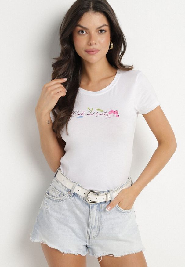 Born2be - Biały Bawełniany T-shirt z Ozdobnym Nadrukiem Zaromira. Okazja: na co dzień. Kolor: biały. Materiał: bawełna. Wzór: nadruk. Styl: elegancki, casual, klasyczny