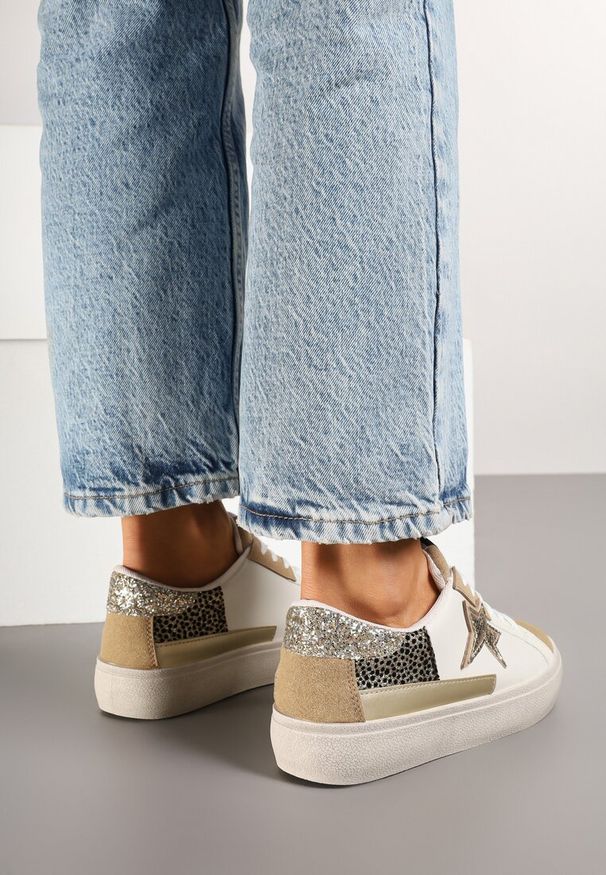 Renee - Ciemnobeżowe Sneakersy na Niskiej Platformie z Brokatowymi Zdobieniami Felaven. Okazja: na co dzień. Kolor: beżowy. Materiał: jeans. Wzór: aplikacja. Obcas: na platformie