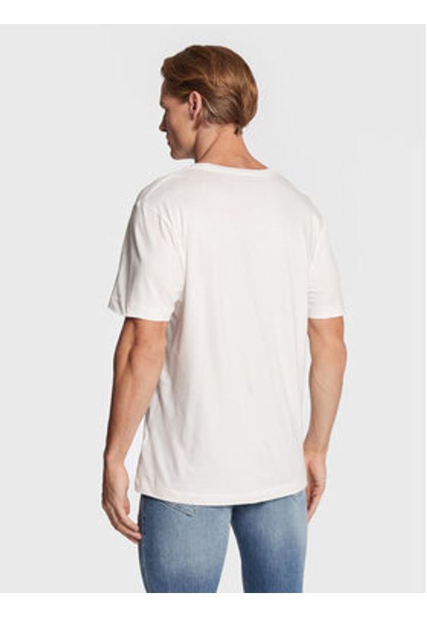 True Religion T-Shirt 106309 Biały Regular Fit. Kolor: biały. Materiał: bawełna