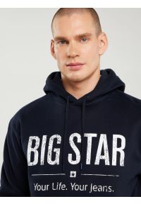 Big-Star - Bluza męska z kapturem z logo BIG STAR granatowa Ashlyno 403. Typ kołnierza: kaptur. Kolor: niebieski. Materiał: dzianina. Wzór: aplikacja, nadruk #4