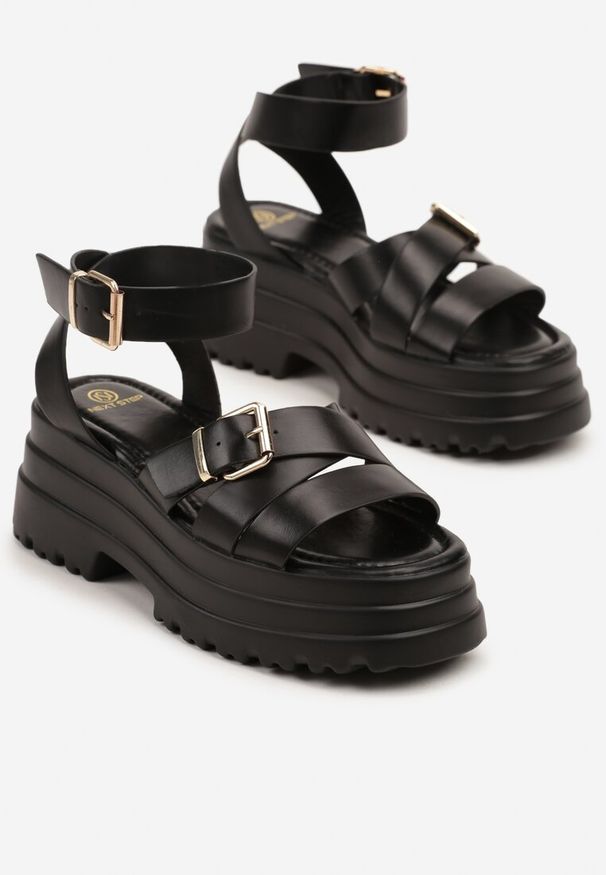 Renee - Czarne Sandały na Platformie z Ozdobnymi Klamrami Galfia. Okazja: na co dzień. Zapięcie: klamry. Kolor: czarny. Materiał: jeans. Obcas: na platformie. Styl: elegancki, casual