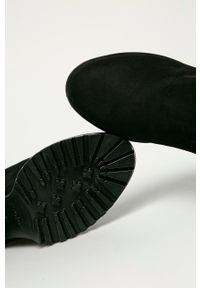 Wojas - Sztyblety zamszowe. Nosek buta: okrągły. Kolor: czarny. Materiał: zamsz. Obcas: na obcasie. Wysokość obcasa: średni #3
