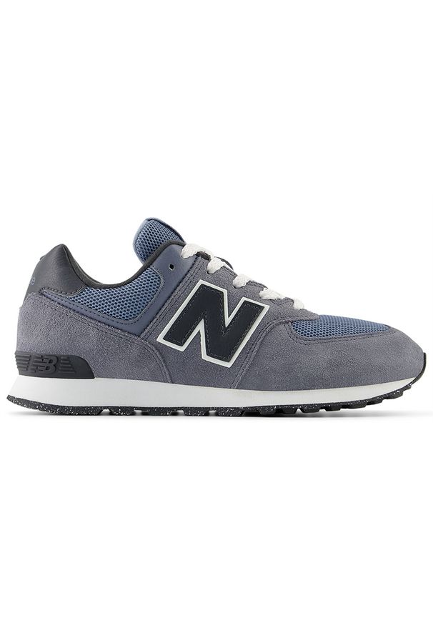 Buty dziecięce New Balance GC574GGE – szare. Okazja: na co dzień, na uczelnię. Kolor: szary. Materiał: materiał, skóra, syntetyk. Szerokość cholewki: normalna. Model: New Balance 574. Sport: turystyka piesza