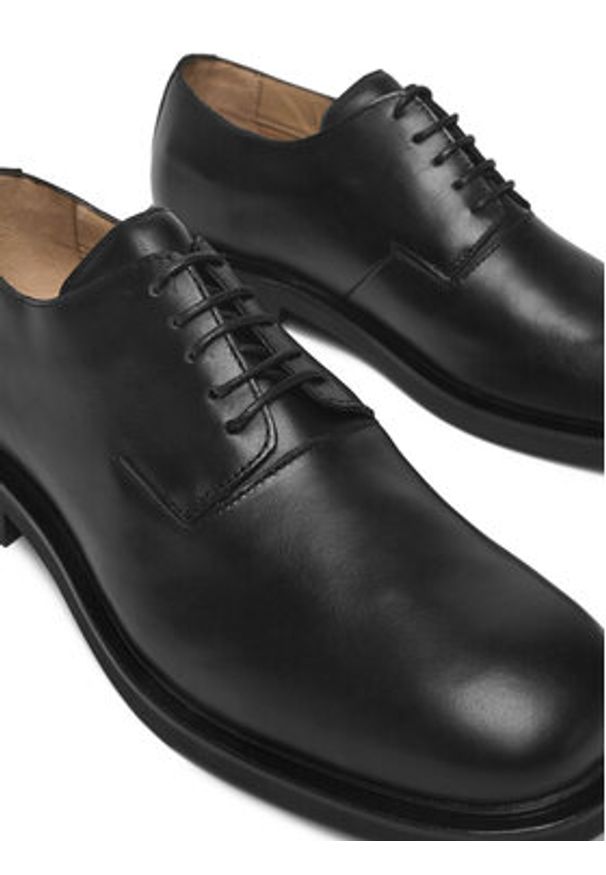 Calvin Klein Półbuty HM0HM01853 Czarny. Kolor: czarny. Materiał: skóra