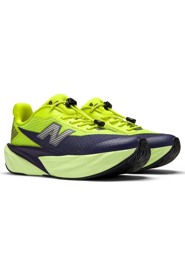 Buty dziecięce New Balance FuelCell Rebel v5 PFCX7Z6 - zielone. Zapięcie: sznurówki. Kolor: zielony. Materiał: guma, syntetyk, materiał. Szerokość cholewki: normalna. Wzór: geometria. Sport: fitness, bieganie