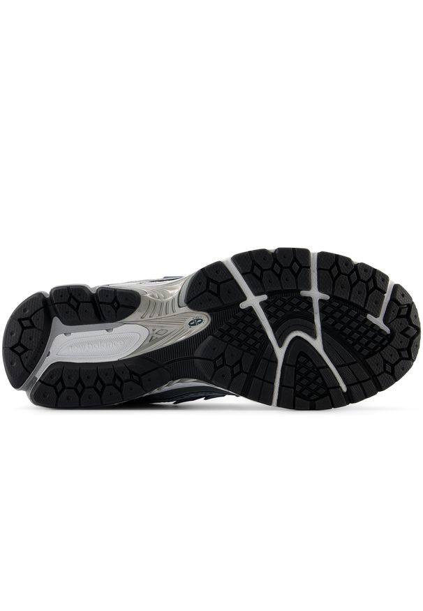 Buty unisex New Balance U1906RCE – srebrne. Kolor: srebrny. Materiał: guma, materiał, syntetyk. Szerokość cholewki: normalna. Sport: turystyka piesza