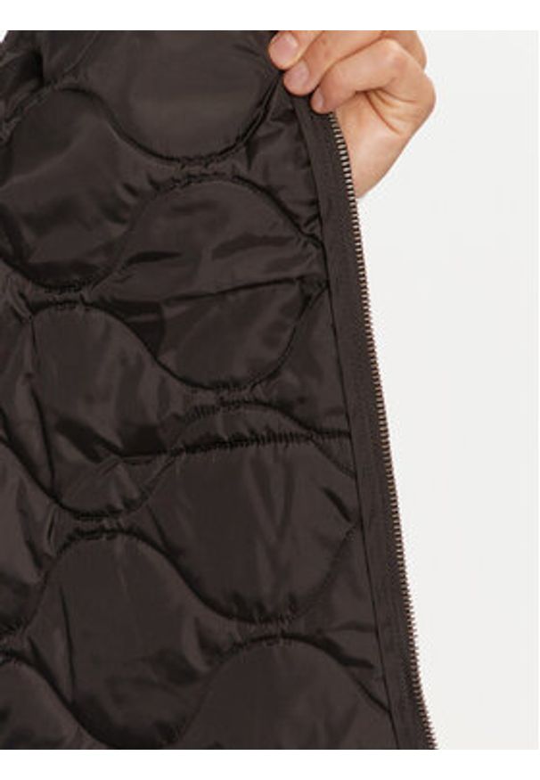 Lee Kamizelka 112341650 Czarny Regular Fit. Kolor: czarny. Materiał: syntetyk