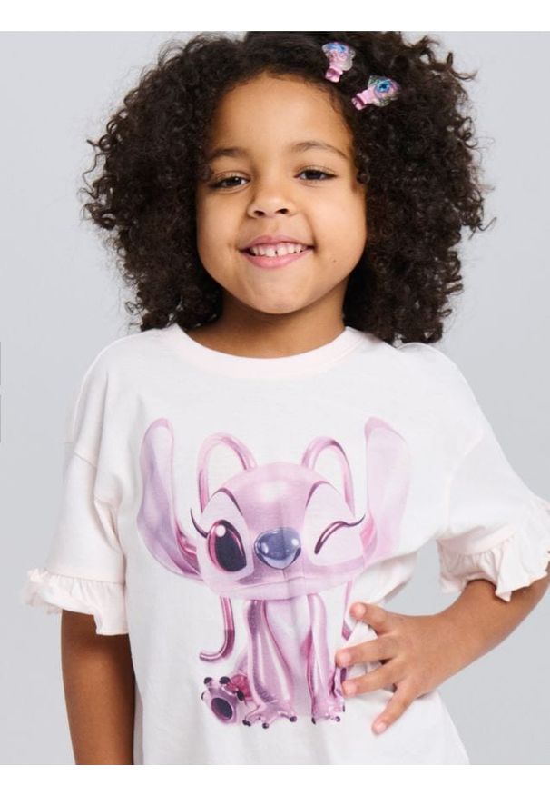 Sinsay - Bawełniana koszulka z nadrukiem Lilo & Stitch - kremowy. Kolor: kremowy. Materiał: bawełna. Wzór: nadruk