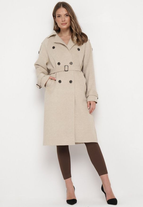 Born2be - Beżowy Dwurzędowy Płaszcz z Paskiem Haleri. Kolor: beżowy. Materiał: materiał. Wzór: paski. Styl: elegancki
