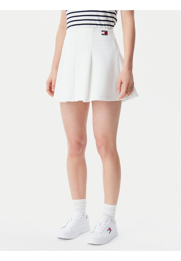 Tommy Jeans Spódnica mini Badge DW0DW20268 Écru Regular Fit. Kolor: kremowy. Materiał: syntetyk, bawełna