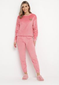 Born2be - Różowy Dzianinowy Komplet Piżamowy z Bluzą i Spodniami Jogger Javva. Kolor: różowy. Materiał: dzianina