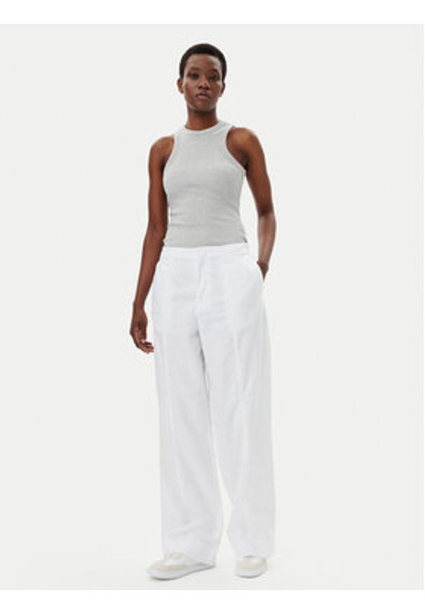 Calvin Klein Jeans Spodnie materiałowe J20J225340 Biały Relaxed Fit. Kolor: biały. Materiał: len, bawełna