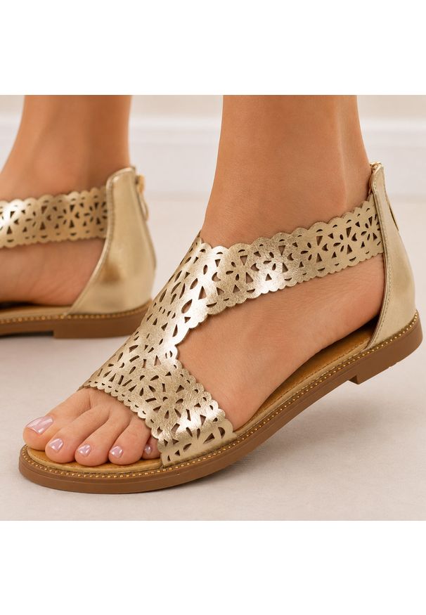 Złote sandały damskie Filippo Ds7889/26. Okazja: na co dzień. Kolor: złoty. Materiał: skóra. Sezon: lato, wiosna. Styl: elegancki, casual