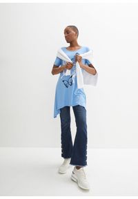 bonprix - Długa koszulka z dłuższymi bokami i nadrukiem w motyle. Kolor: niebieski. Długość: długie. Wzór: nadruk #3