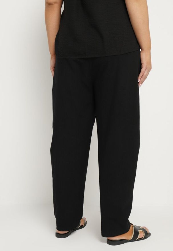Born2be - Czarne Klasyczne Spodnie Bawełniane z Gumką w Pasie Olozi. Okazja: na co dzień. Kolekcja: plus size. Kolor: czarny. Materiał: bawełna. Styl: klasyczny