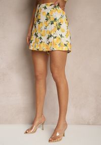 Renee - Beżowe Spódnico-Szorty High Waist z Motywem Cytryn Nitiria. Okazja: na co dzień. Stan: podwyższony. Kolor: beżowy. Wzór: aplikacja. Sezon: lato. Styl: casual, elegancki