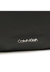 Calvin Klein Torebka Puffed Shoulder Bag K60K611020 Czarny. Kolor: czarny. Materiał: skórzane #4