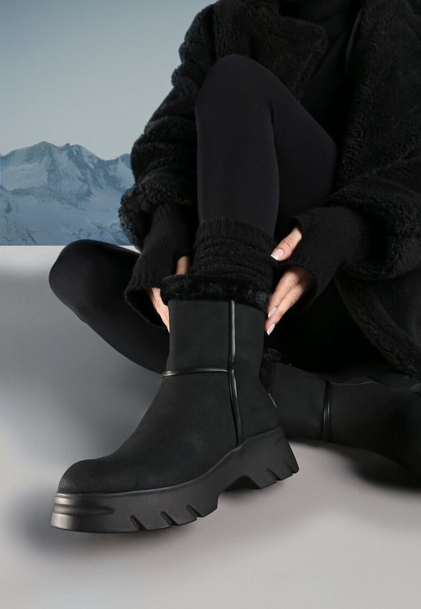 Born2be - Czarne Śniegowce na Grubej Podeszwie z Futerkiem Revilia. Okazja: na spacer. Kolor: czarny. Materiał: futro. Styl: elegancki