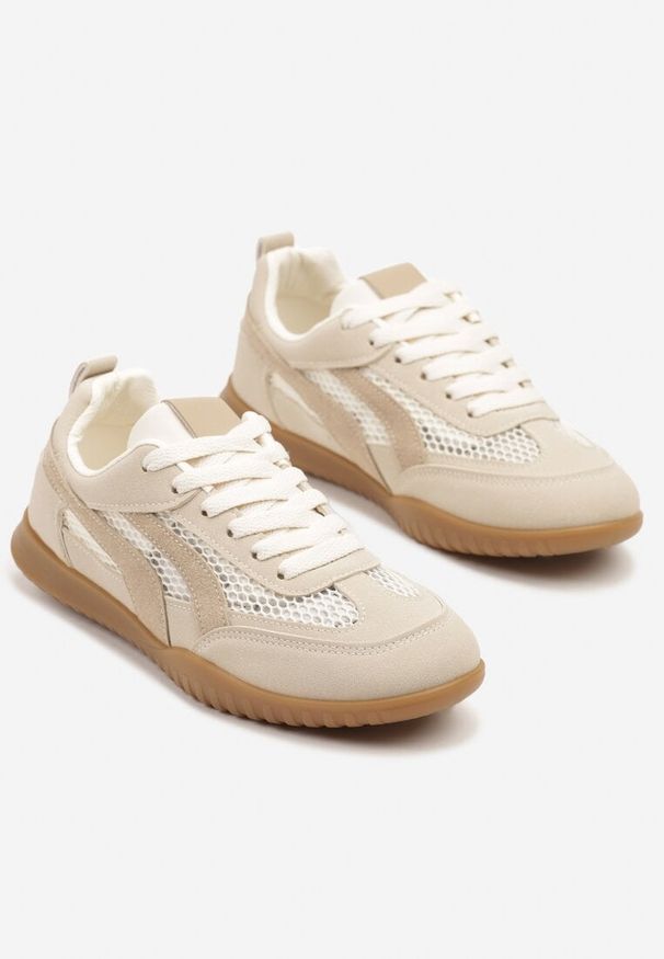 Renee - Ciemnobeżowe Sneakersy Tenisówki z Geometrycznym Motywem Amotheira. Okazja: na co dzień. Kolor: beżowy. Materiał: jeans. Wzór: geometria. Obcas: na płaskiej podeszwie