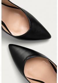 Answear Lab - Szpilki Sweet Shoes. Kolor: czarny. Obcas: na szpilce. Styl: wakacyjny. Wysokość obcasa: średni #4