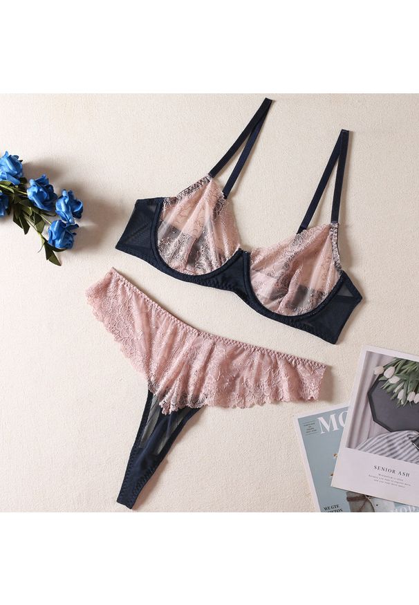 Intica - Zestaw bielizny z delikatnej koronki na specjalne okazje Eivor. Kolor: wielokolorowy. Materiał: koronka. Wzór: koronka