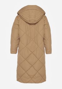 Born2be - Ciemnobeżowa Kurtka Płaszcz z Geometrycznym Pikowaniem Johnatta. Kolor: beżowy. Wzór: geometria #5