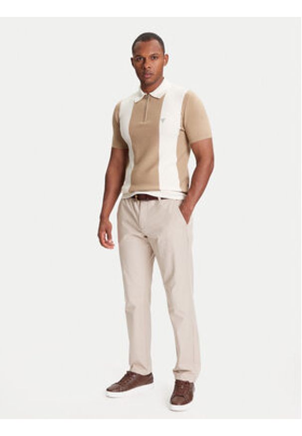 Guess Sweter M5YR11 Z3OE2 Beżowy Regular Fit. Kolor: beżowy. Materiał: syntetyk