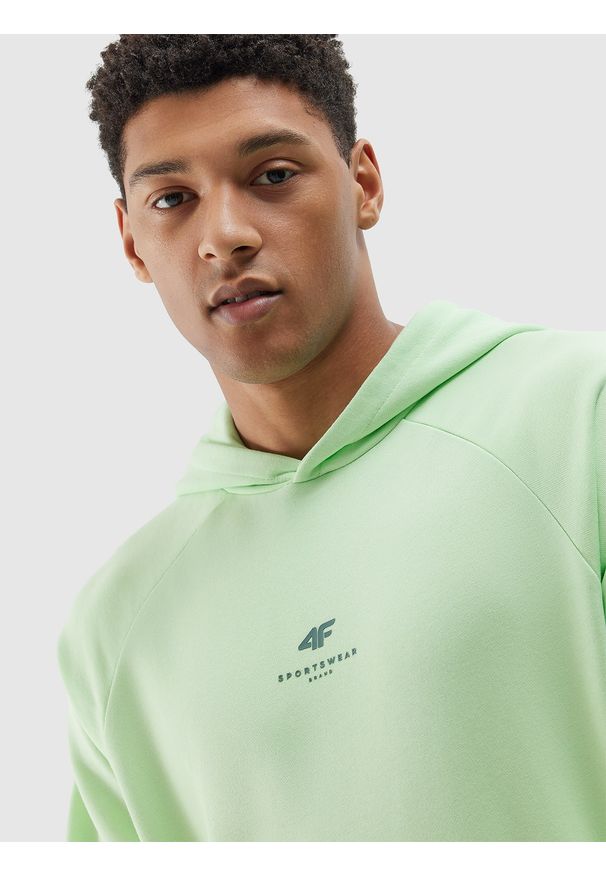 4f - 4F Bluza dresowa nierozpinana z kapturem z bawełny organicznej męska - jasna zieleń XXL. Okazja: na co dzień. Typ kołnierza: kaptur. Kolor: zielony. Materiał: dresówka, bawełna. Długość rękawa: raglanowy rękaw. Wzór: gładki, nadruk, ze splotem. Styl: sportowy, casual