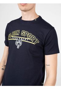 Plein Sport T-shirt | TIPS114TN | Mężczyzna | Granatowy. Okazja: na co dzień. Kolor: niebieski. Materiał: elastan, bawełna. Wzór: aplikacja. Styl: sportowy #3